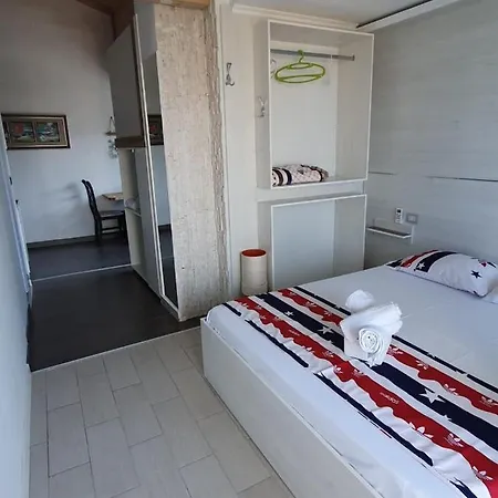 Tiny Apt Apart-hotel