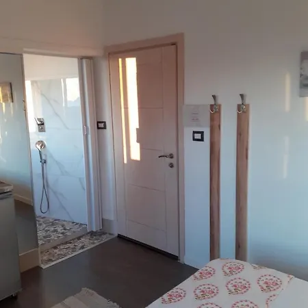 Tiny Apt *