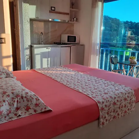 Tiny Apt Appart hôtel *