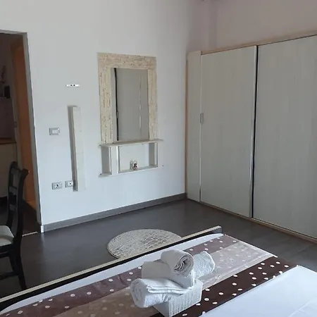 Tiny Apt Appart hôtel *