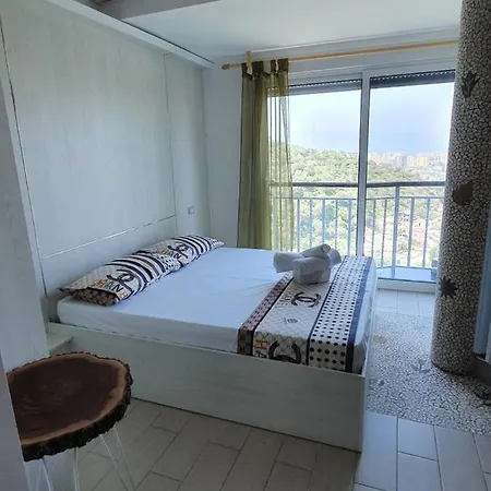 Appart hôtel Tiny Apt